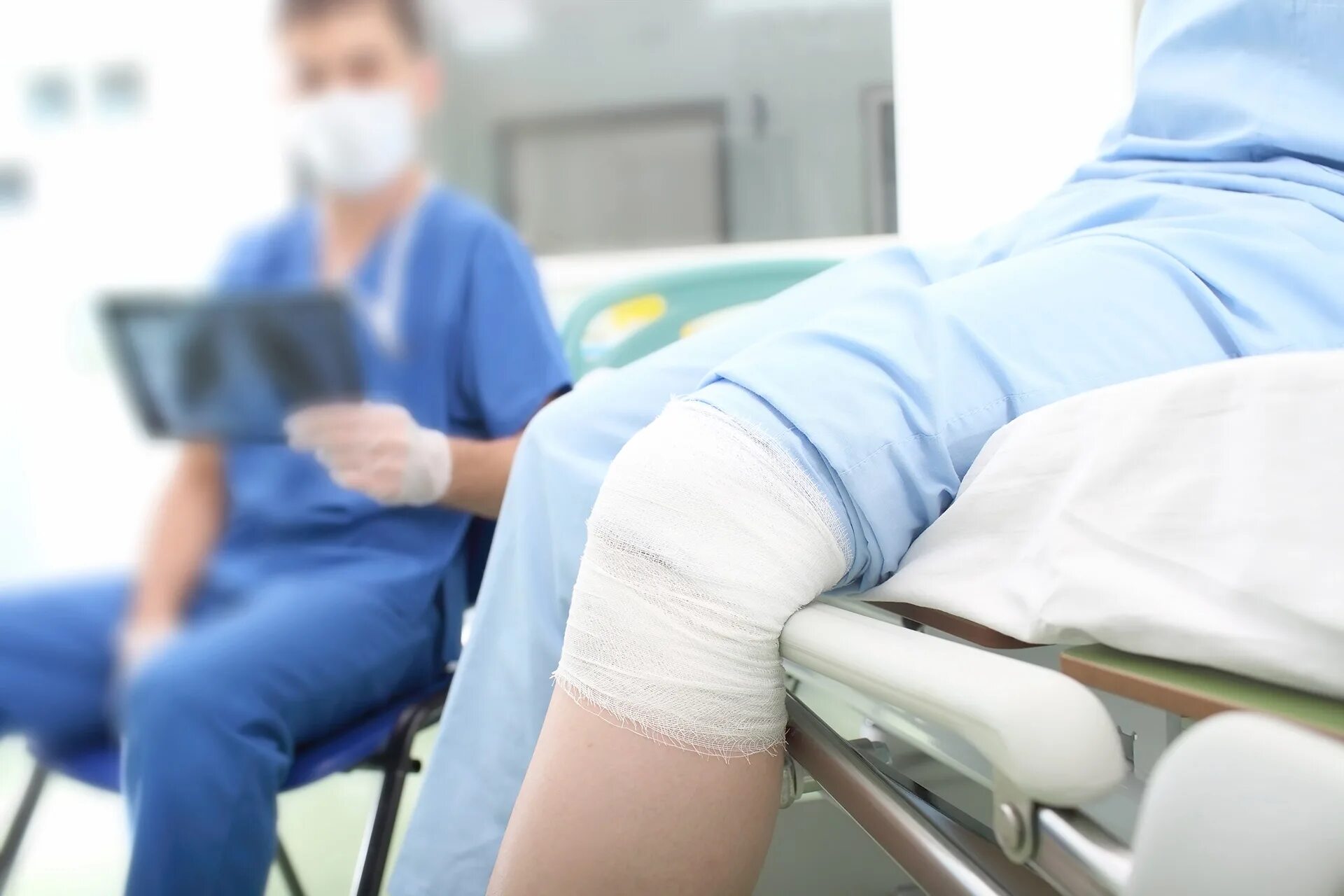 травматолог ортопед. травма колена врач. боль в суставах. боль в колене. боль в суставах.