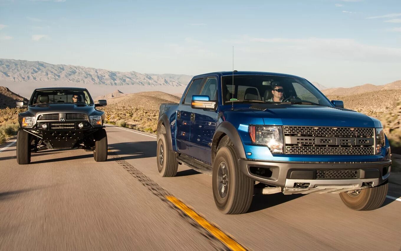 Vs ram. Ford f150 Ram. Ford f150 Raptor 2012. Ford f150 SVT Raptor 2012. Dodge Ram и Ford Raptor.