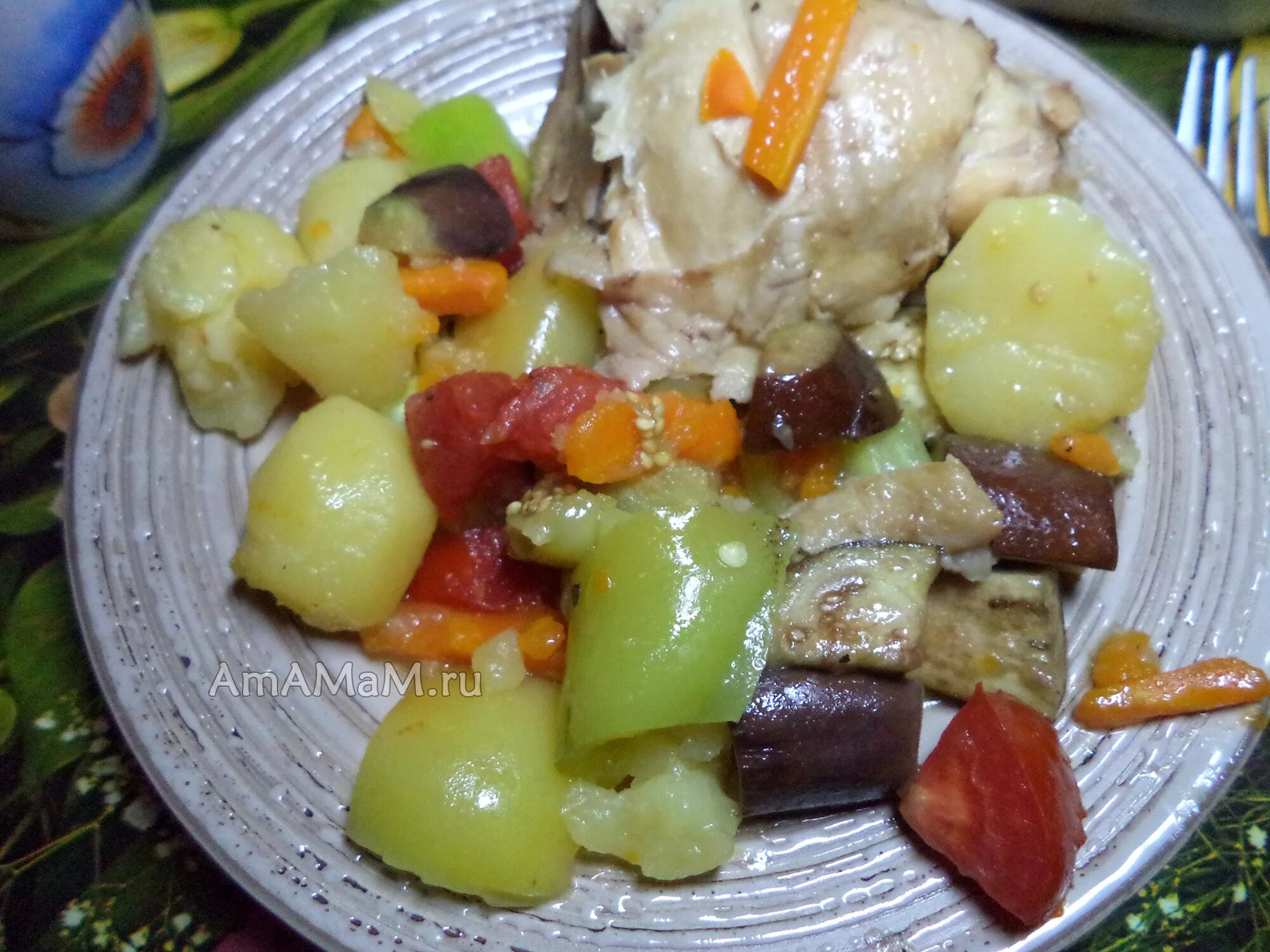 овощное рагу с картошкой. овощное соте с баклажанами 340гр. овощное рагу со страчателлой. тушеная картошка с фрикадельками. овощное рагу подача.