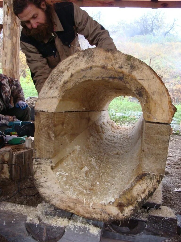 Колода из бревна. Брать воду из колоды. Корыто деревянное. Корыто это для детей. Корыто это для детей.
