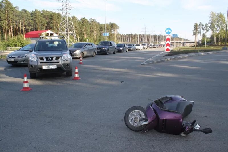 Дтп свежее видеорегистратор. Авария на левом берегу омск. Съемка с видеорегистратора 2011. Дтп свежее видеорегистратор. Авария на мосту омск сегодня.