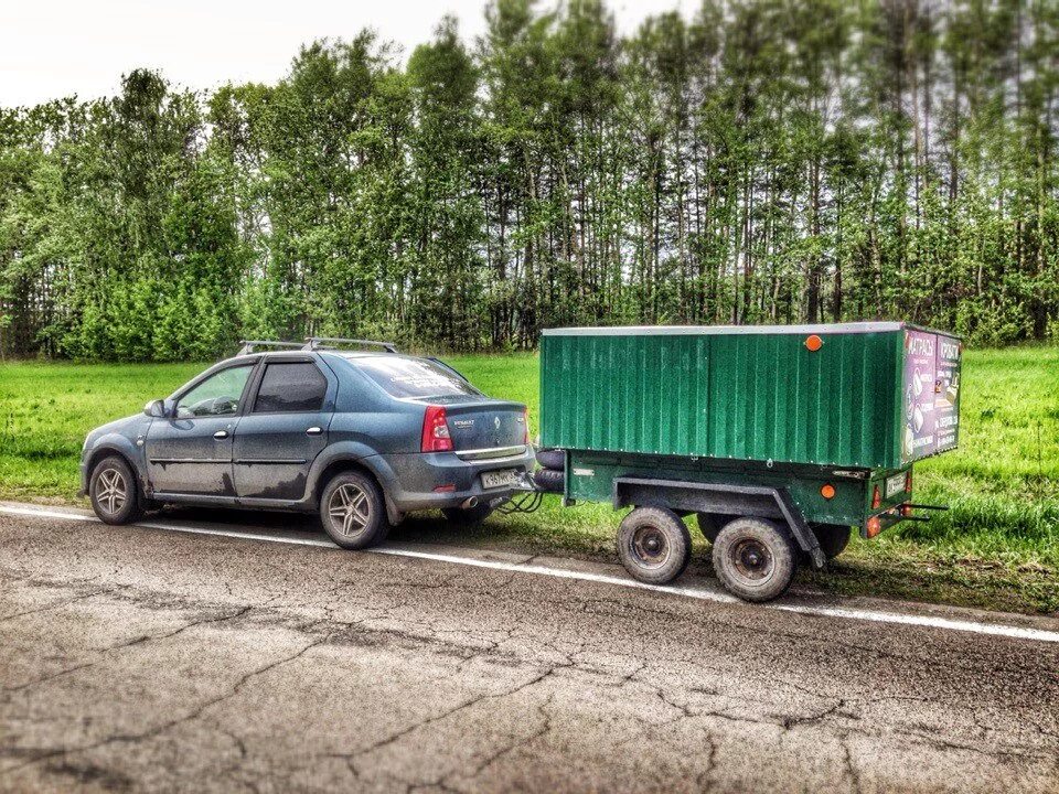 Можно таскать прицеп на автомате. Рено Логан 1 с прицепом. Рено Логан 1.4 с прицепом. Рено Логан 2 прицепы. Гридо 300 прицеп.