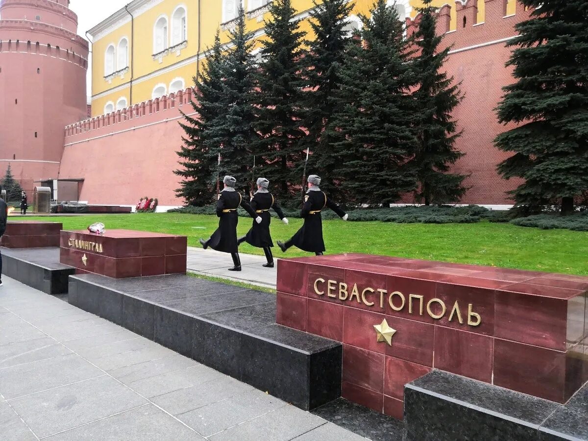 Красная площадь города воинской славы