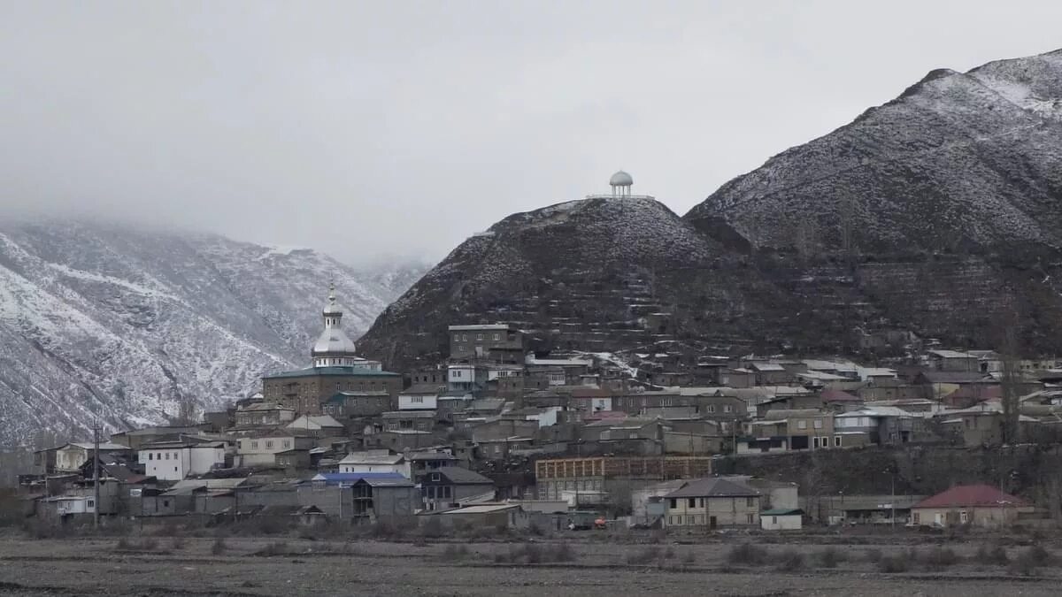 Погода село ново аул. Ахтынская крепость Дагестан. Аул Ахты. Поселок Ахты Дагестан. Крепость Ахты Дагестан.