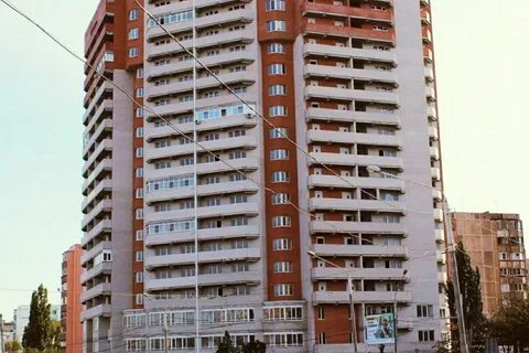 Космонавтов 20б