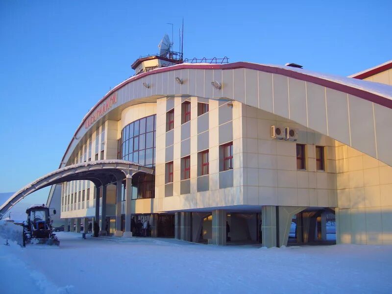 железнодорожная станция лабытнанги. вокзал лабытнанги ямало-ненецкий округ. салехард жд вокзал. лабытнанги ямало-ненецкий автономный округ. железнодорожный вокзал лабытнанги.