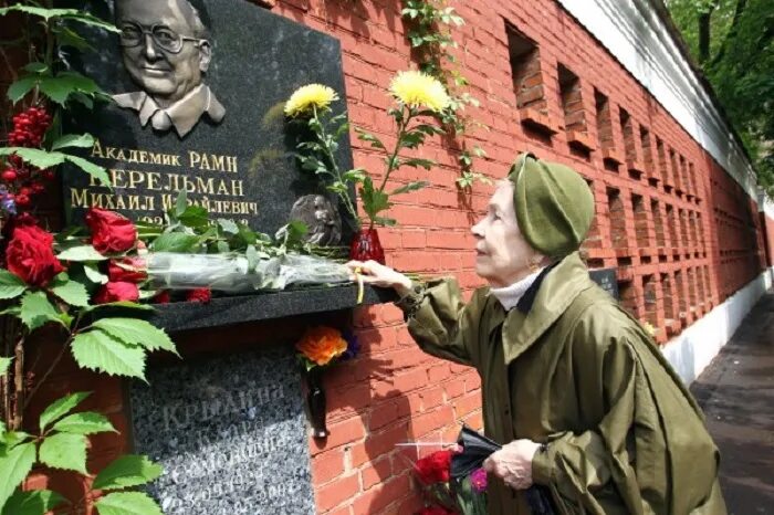 Макарову похоронят. Могила Сергея Бондарчука.
