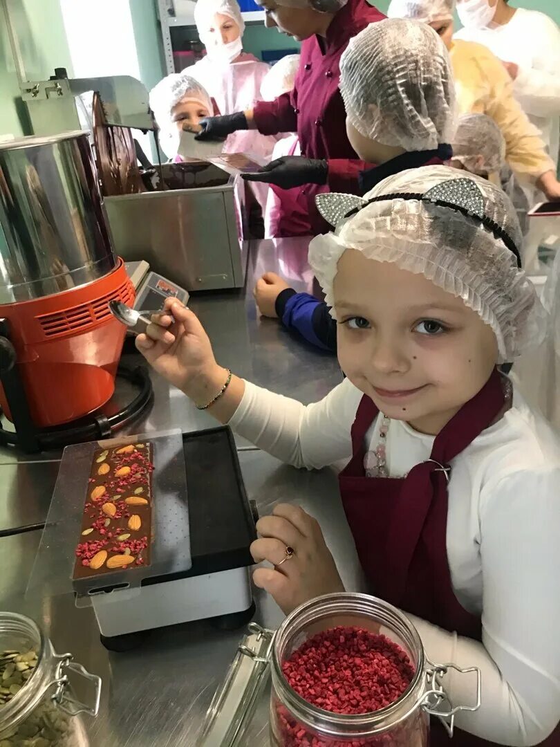 шоколадная фабрика нижний новгород экскурсии. сормовская фабрика экскурсия. шоколадная фабрика рот фронт экскурсия. шоколадная фабрика френч кисс экскурсия. шоколадная фабрика рот фронт в москве.