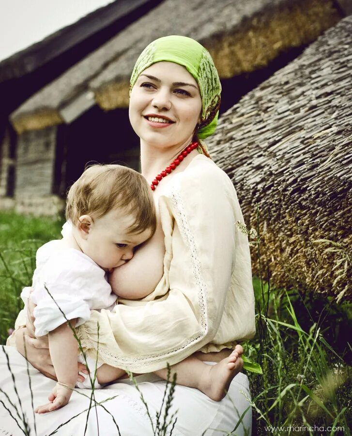 Фотосессия в деревенском стиле. Фотосессия в деревне. Женщина в деревне. Сельская женщина с детьми.