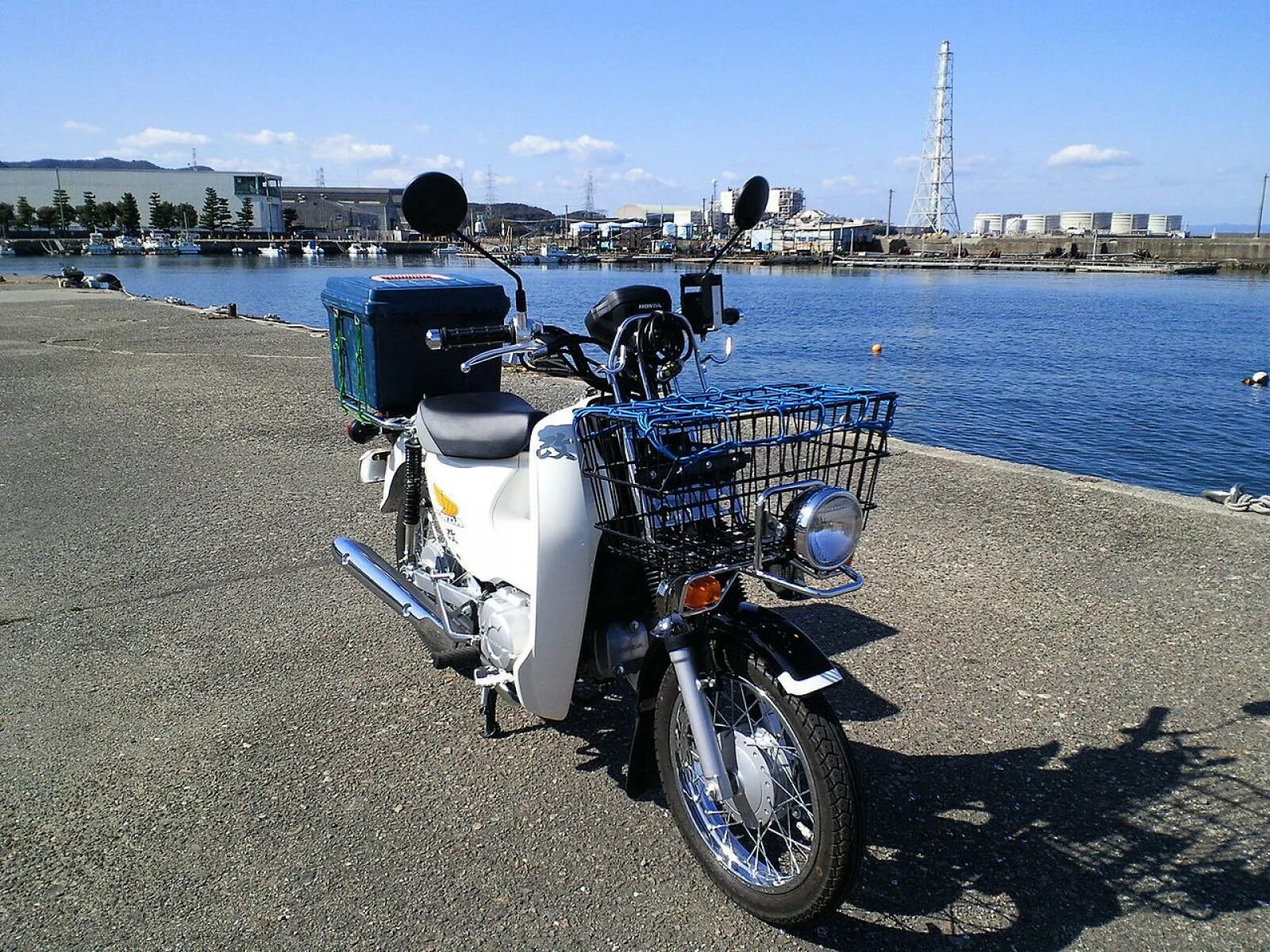 Honda super Cub 2012. Honda super Cub. Honda super Cub с боковым прицепом. Пассажирское сиденье для Honda super Cub.