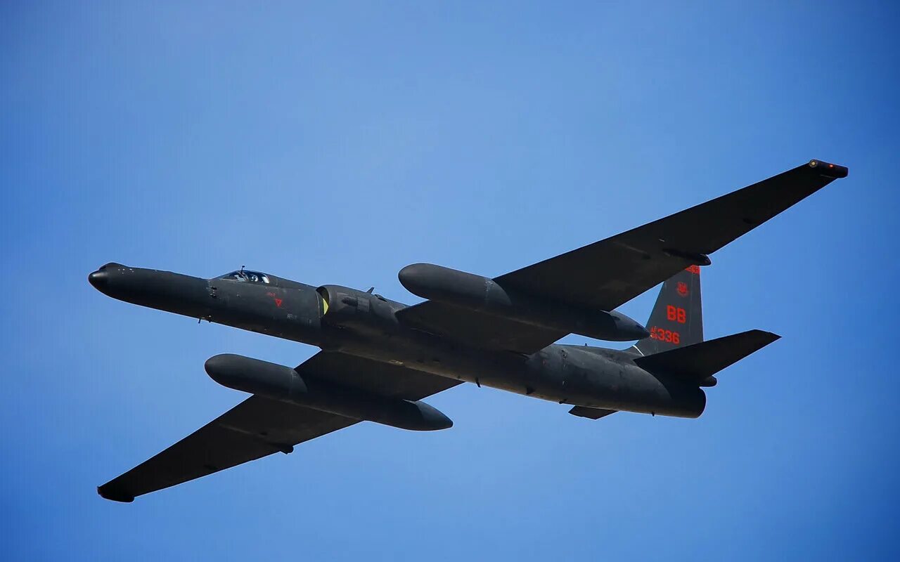 U2/r формула. Локхид мартин u 2. U r u2 r. Самолет lockheed u-2. Локхид у-2.