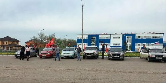 Такси ртищево телефон. Автопробег Ртищево. Айсберг Ртищево. Заправка Грант город Ртищево.