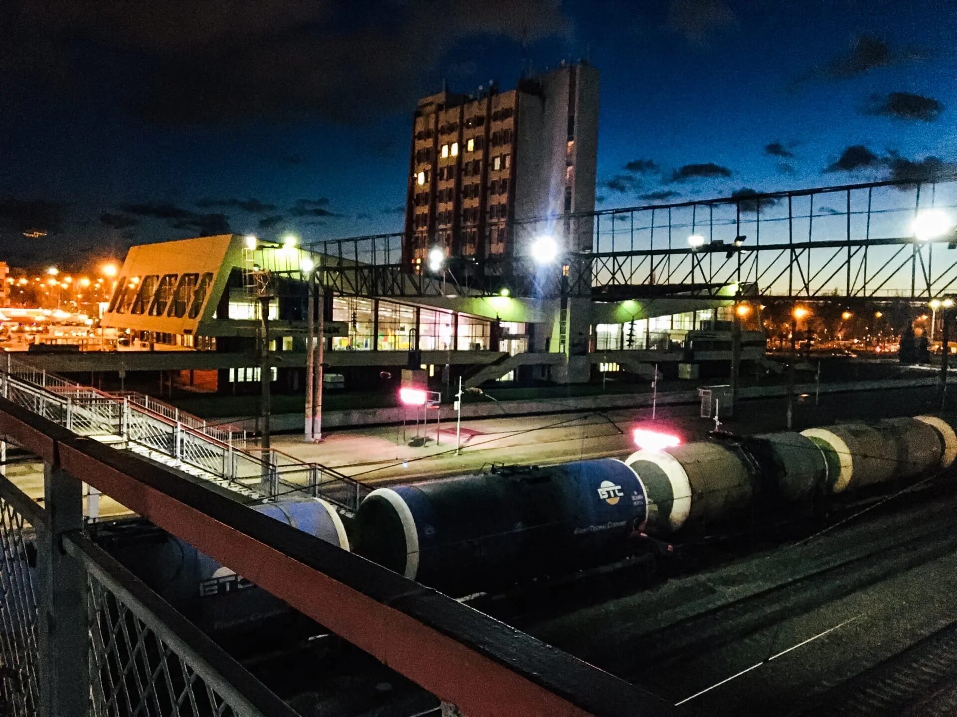 Фирменный поезд сура 052й. Эп1м-418. Станция восточная нлмк. Железная дорога липецк вокзал. Гагарина, 106 липецк железнодорожный вокзал.