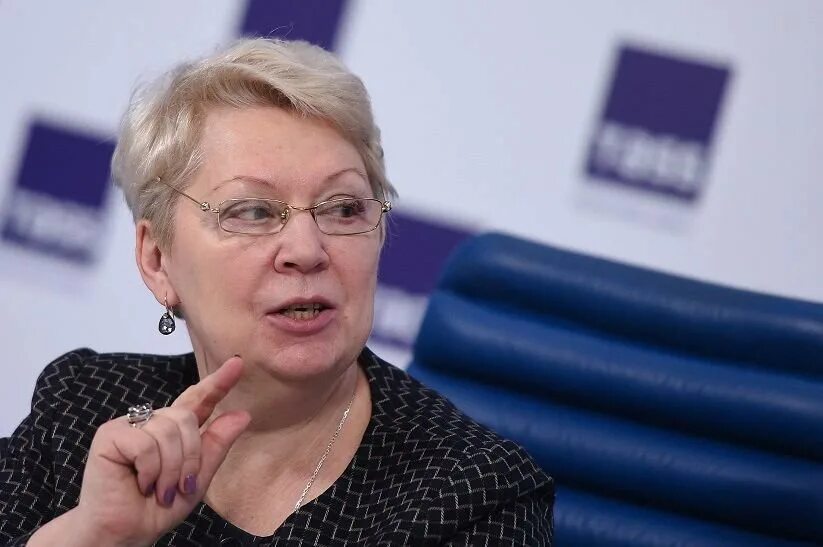 Васильева министр просвещения. Ольга юрьевна васильева. Васильева ольга юрьевна йошкар-ола. Российский министр образования. Сергей кравцов.