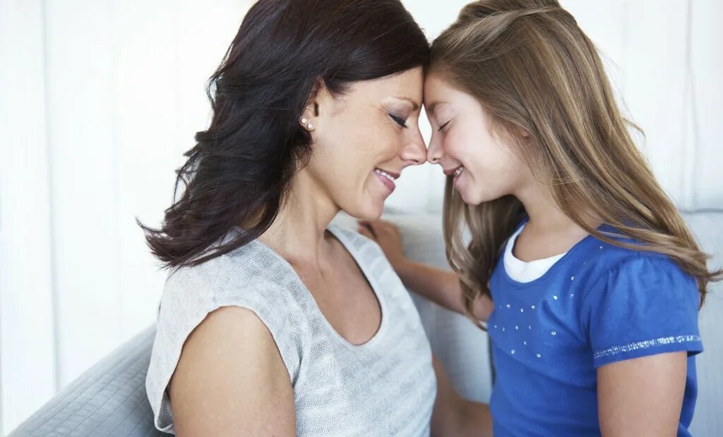 Лесбиан дочь. Daughters friend lesbian. Daughters friend lesbian. Мама и девочка лесбиан. Лесбиан дочь.