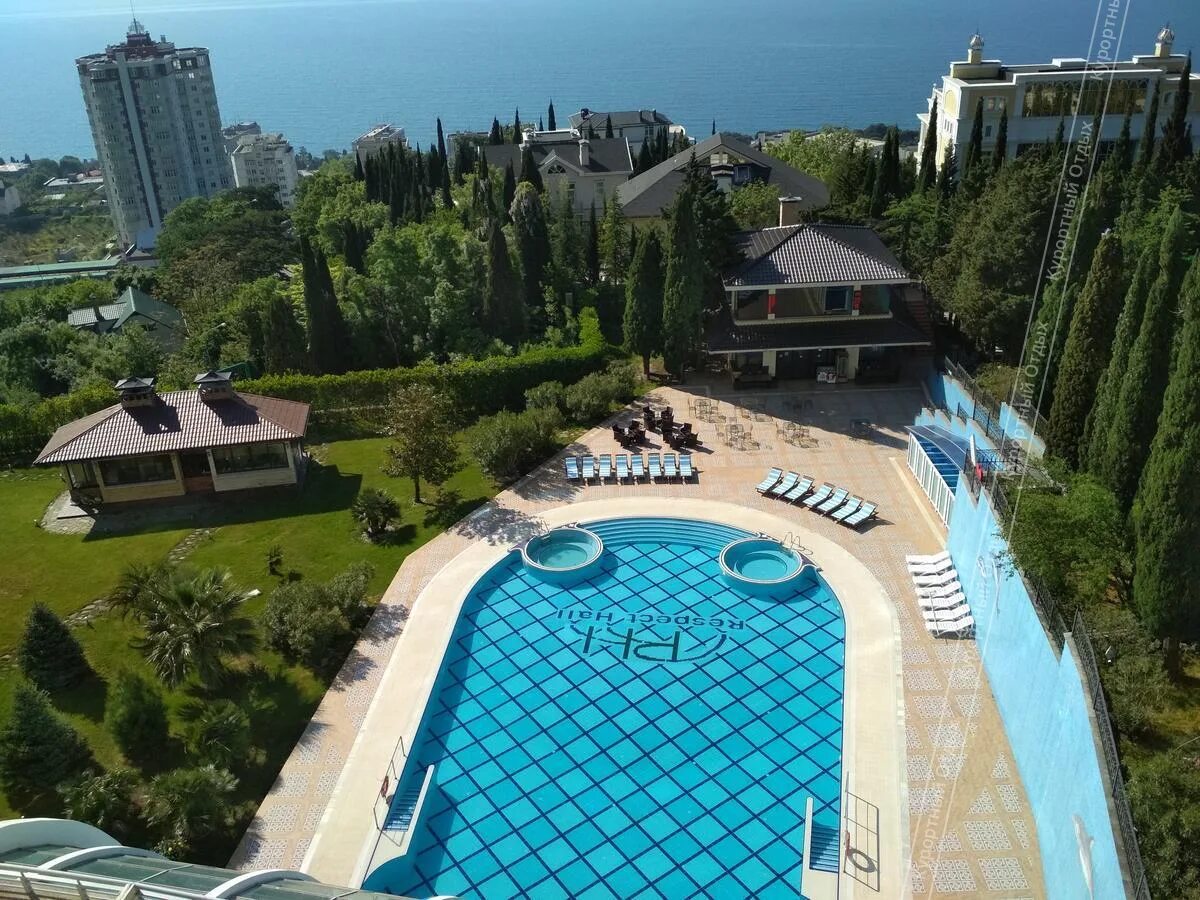 Respect hall resort. Ялта Кореиз респект Холл. Отель respect Hall Resort Spa Крым. Отель респект Холл Ялта. ЖК респект Холл Кореиз.