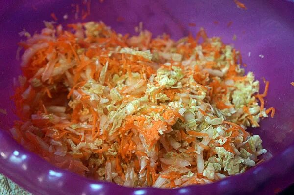 Капуста четвертинками по корейски на зиму. Капуста с морковкой в духовке. Капуста с мясом в духовке. Капуста с морковкой в духовке. Капуста с морковкой в духовке.