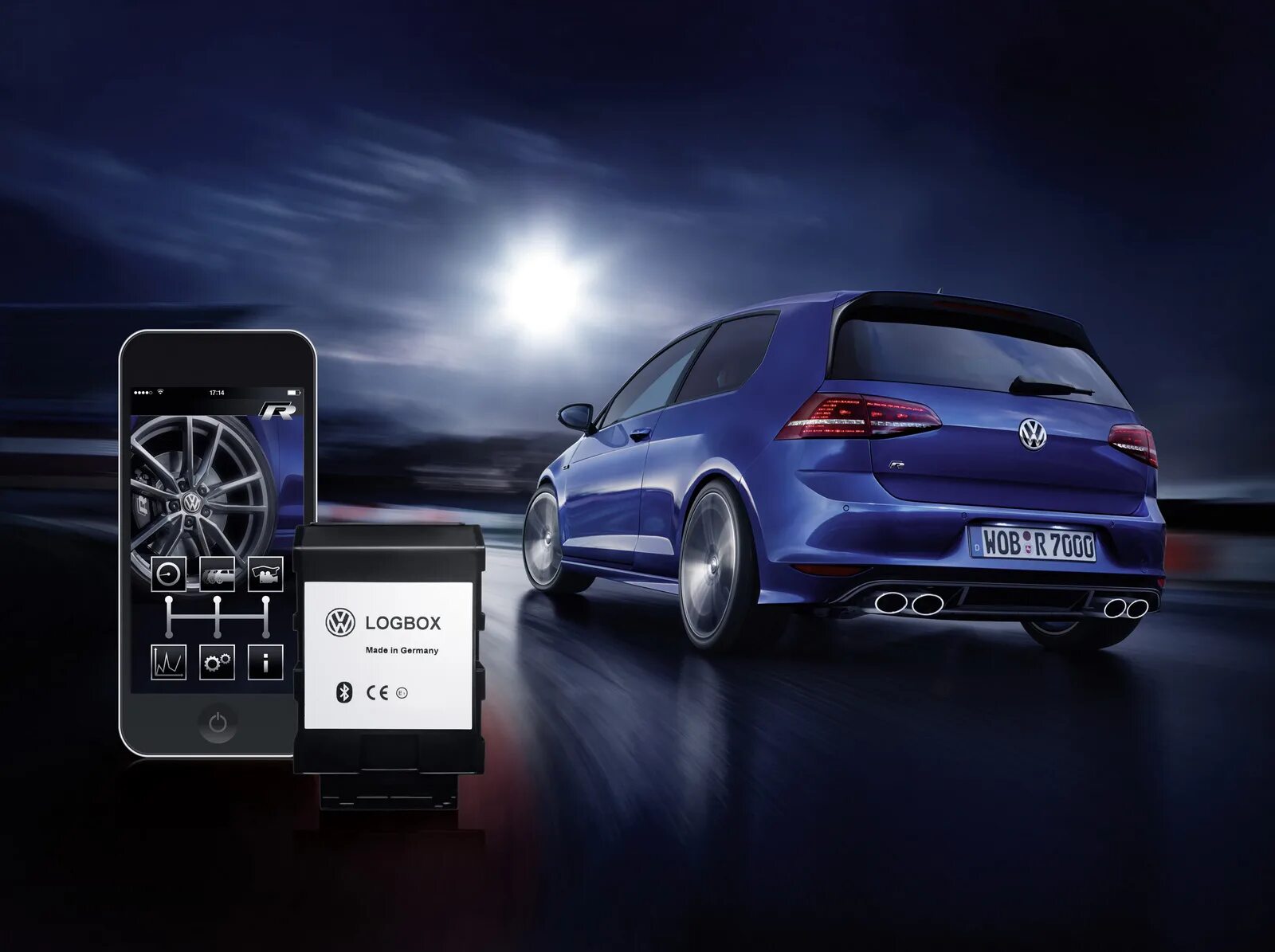 Приложение volkswagen. Мобильное приложение Фольксваген. Volkswagen апп. Аксессуары Фольксваген реклама. Гаджет в Фольксваген гольф.
