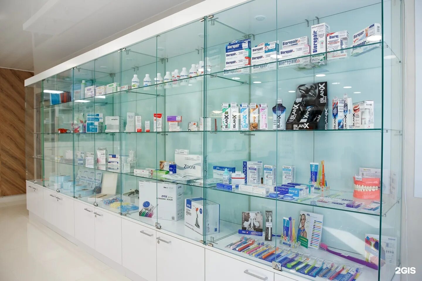 розничный магазин стоматологических материалов. розничный магазин стоматологических материалов. магазин зубных товаров. магазин зубных товаров. зубная аптека.