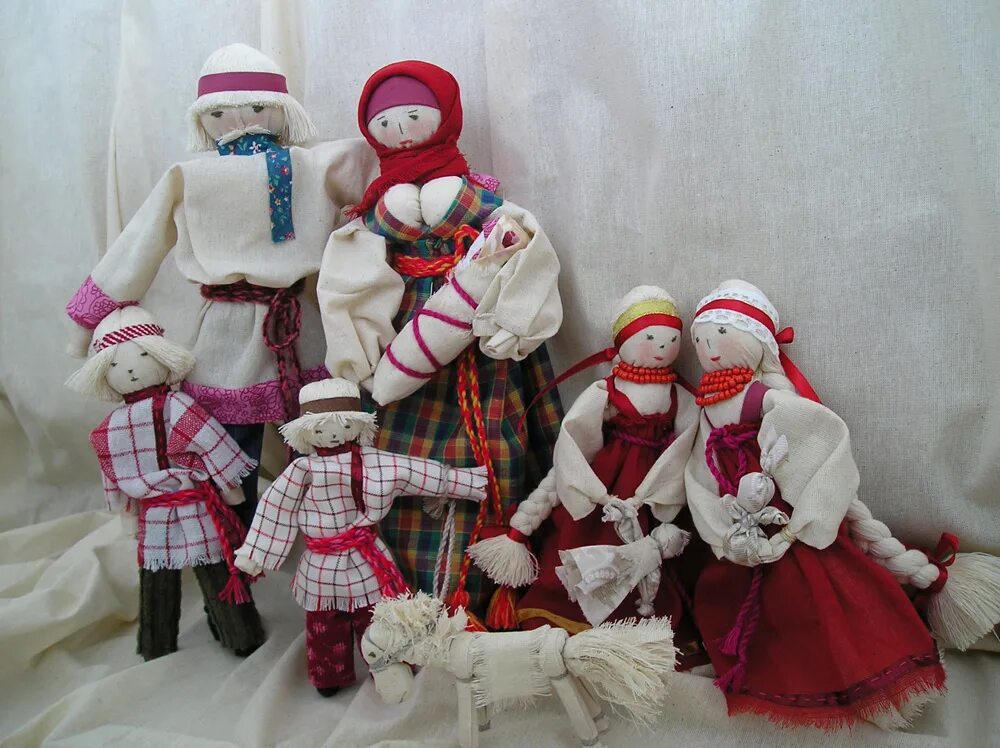 Традиционные народные русские куклы. Тряпичная кукла. Русская тряпичная кукла. Народная тряпичная кукла. Традиционные русские куклы.