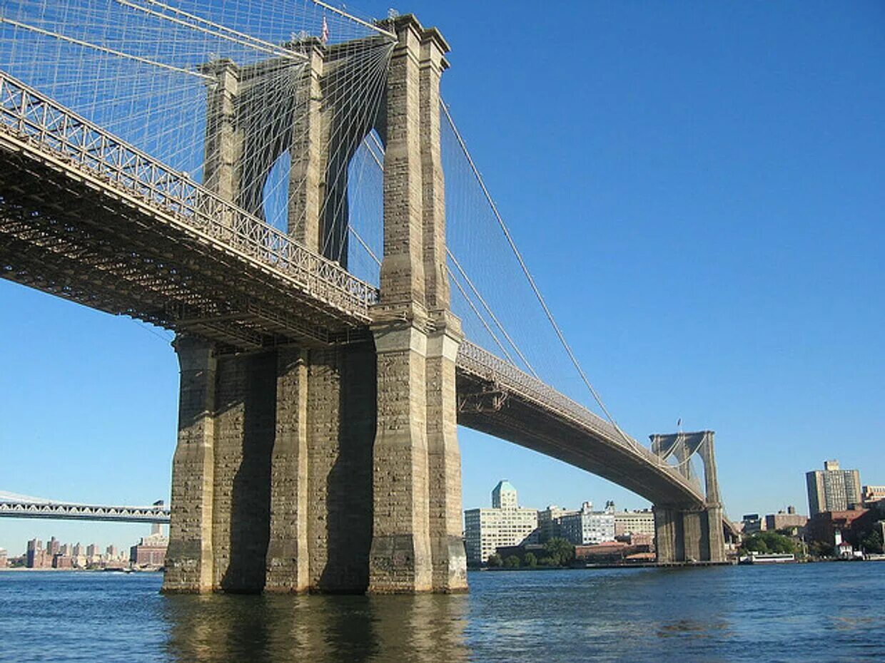 Сколько мостов в америке. Бруклинский мост Нью-Йорк. Достопримечательности Нью Йорка Бруклинский мост. Бруклинский мост Бруклина достопримечательности. Мост в Америке Бруклинский.