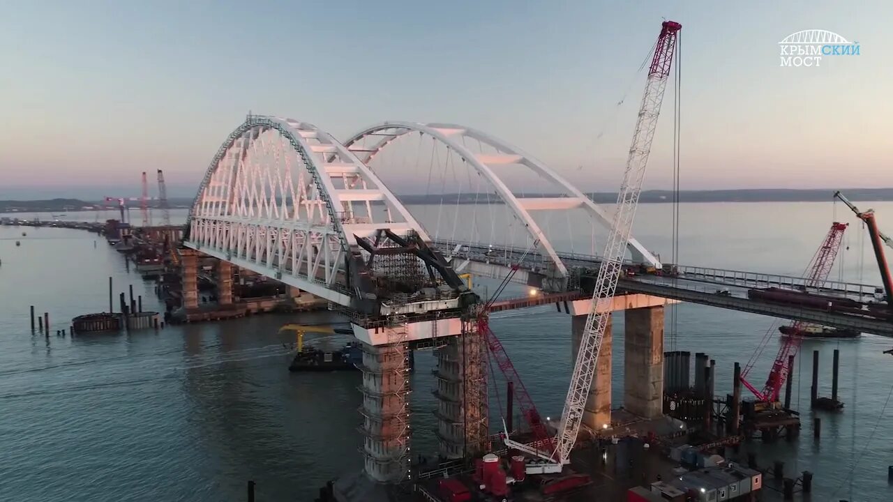 мост через керченский пролив. подъезд к крымскому мосту. крымский мост 8 октября 2022. игорь корсаков блоггер крымский мост. крымский мост протяженность.