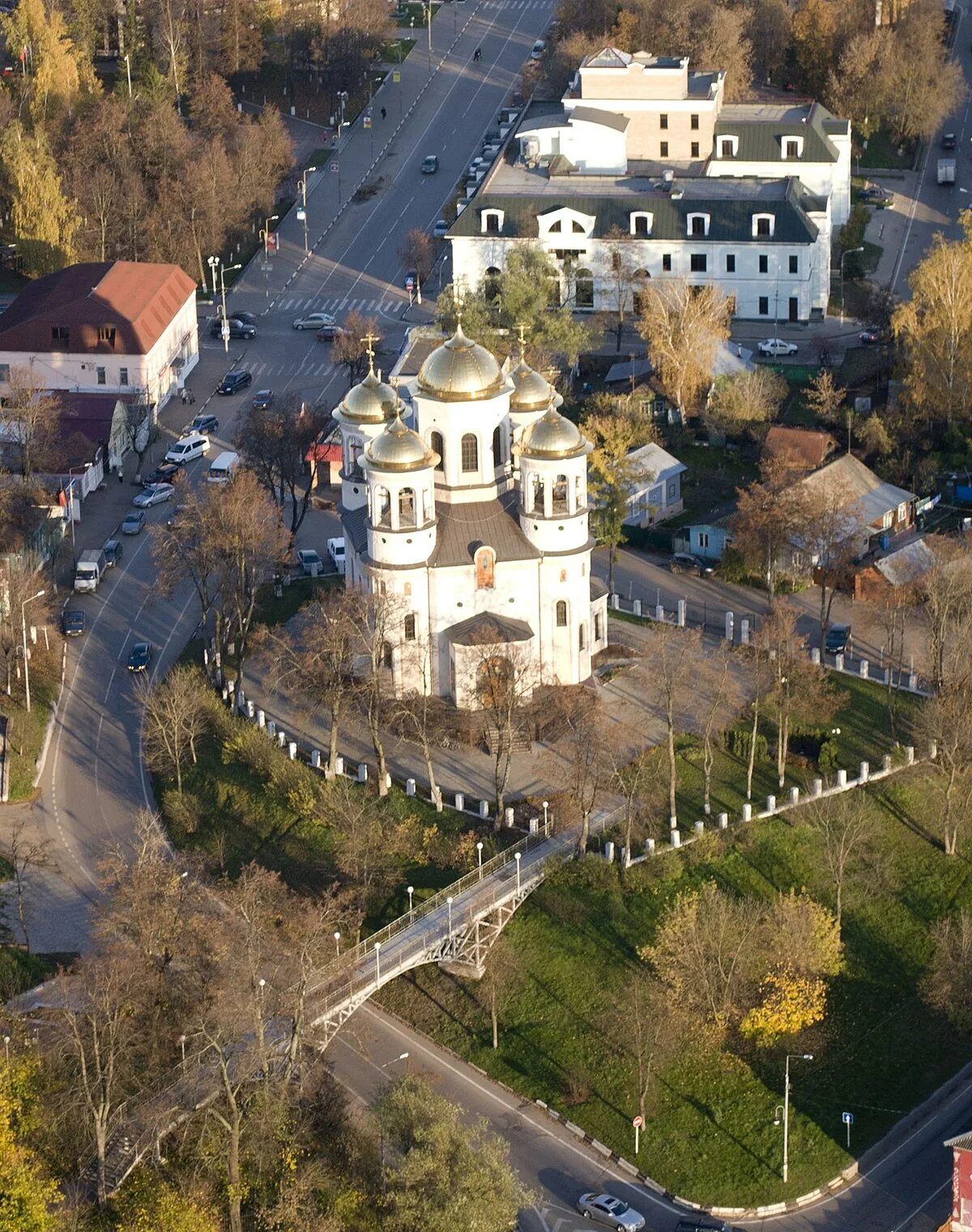 Куда сходить в звенигороде. Звенигород центр города. Вознесенский храм Звенигород. Сверху. Город Звенигород Московской области. Звенигород 26 закрытый город.