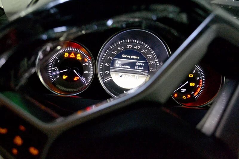 Check engine мерседес. Чек мерседес w212. чек мотора mercedes w205. мерседес е200 чек акпп.