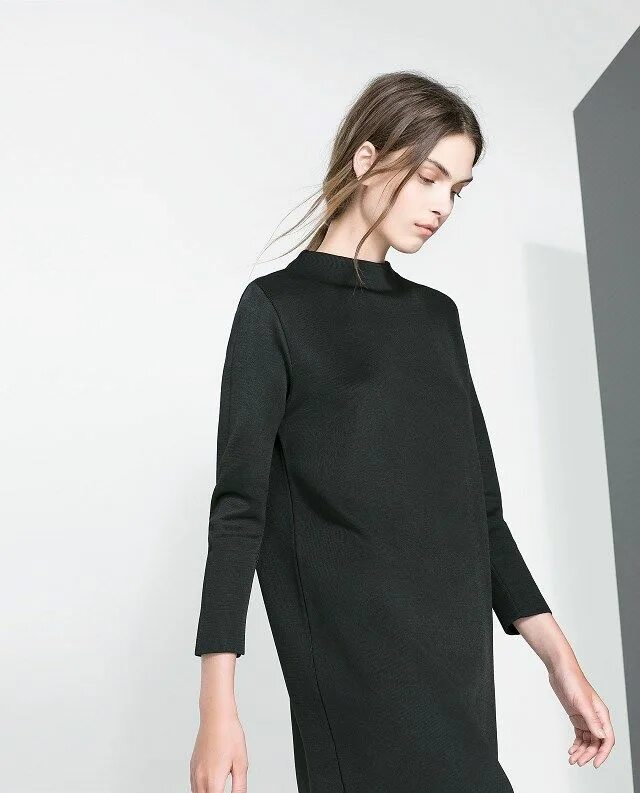 Черное платье Zara woman. Минималистичное платье