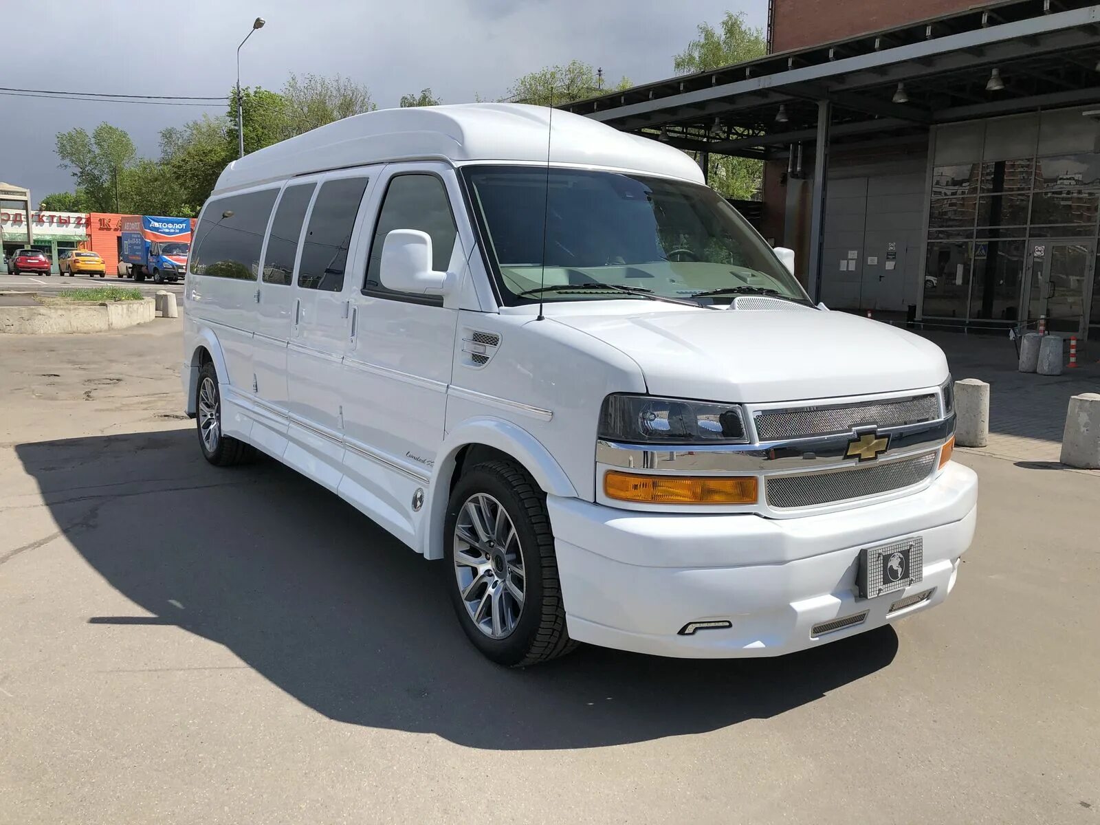 Limited se. Chevrolet Express Explorer Limited se. Chevrolet Explorer 2003. Chevrolet Explorer 2021. Шевроле эксплорер 2020.