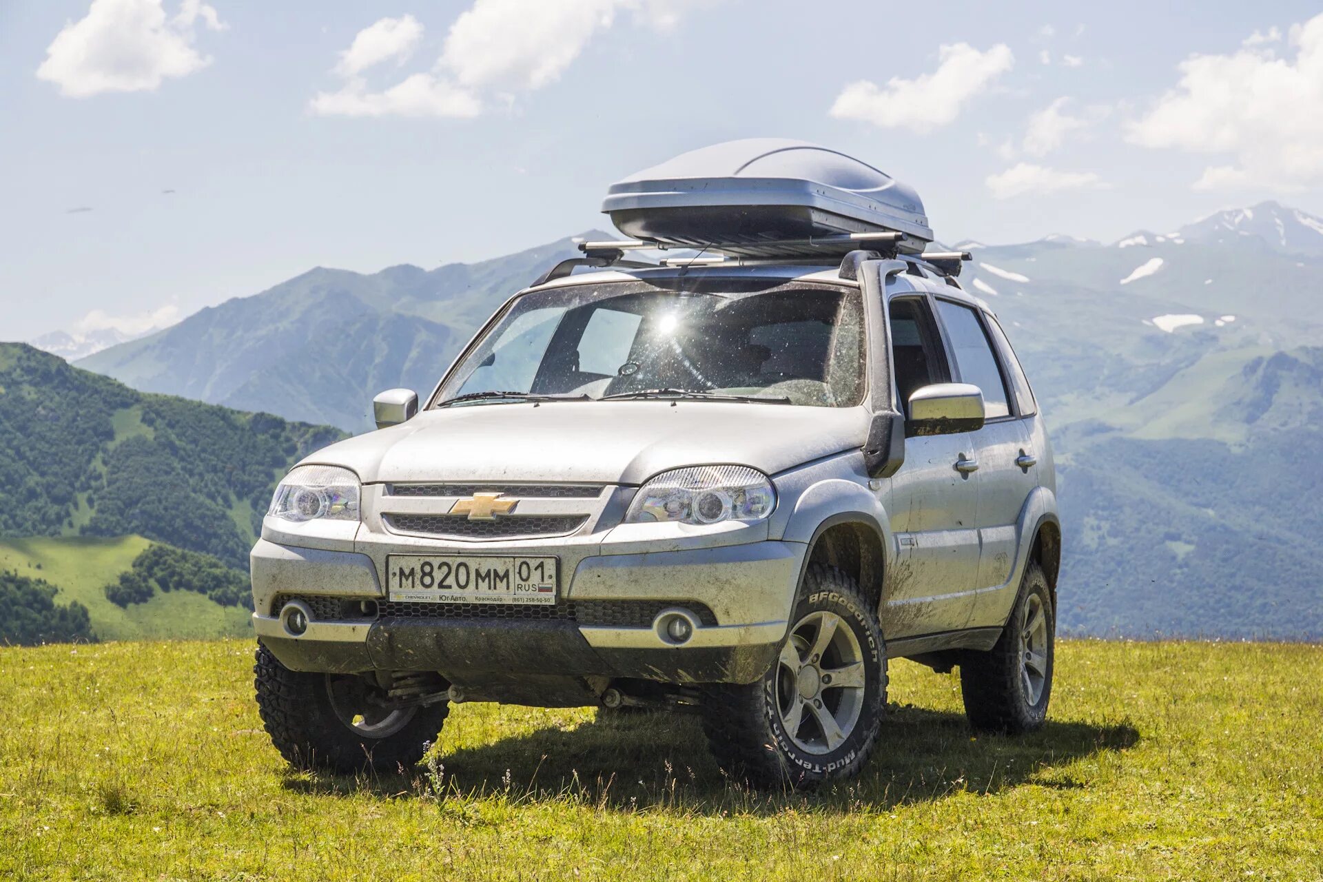 Работа шеви. Chevrolet Niva. Chevrolet Niva Travel. Шевроле Нива с255мв34. Chevrolet Niva и Niva Travel.