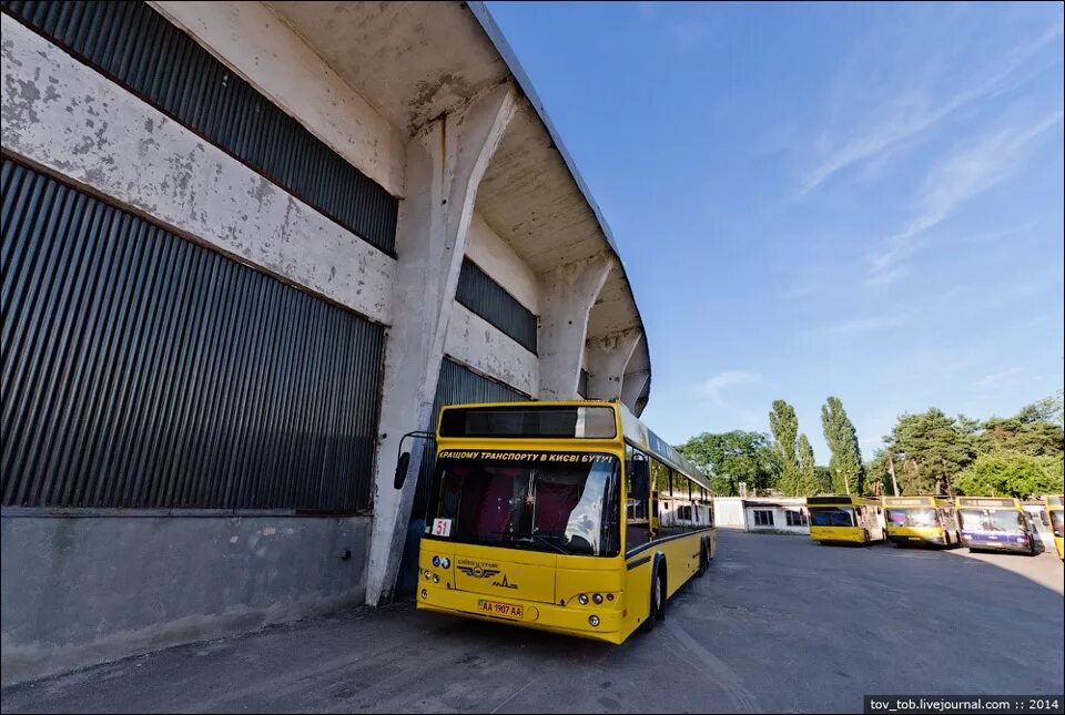 Заброшенный Автобусный парк Киев. Киевский Автобусный парк 7. Седьмой Автобусный парк Киев. Автобусный парк 7 СПБ. Русская 7 автобус