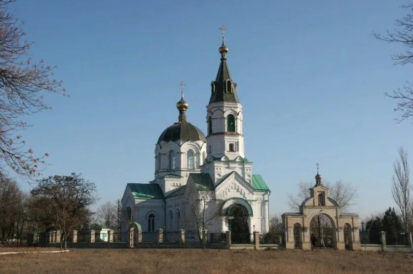 Успенский свято васильевский. Свято-Успенский Николо-Васильевский монастырь. Свято-Успенский Николо-Васильевский монастырь в Никольском. Свято-Успенский Николо-Васильевский монастырь в селе Никольское. Свято-Успенский Николо-Васильевский монастырь ДНР.