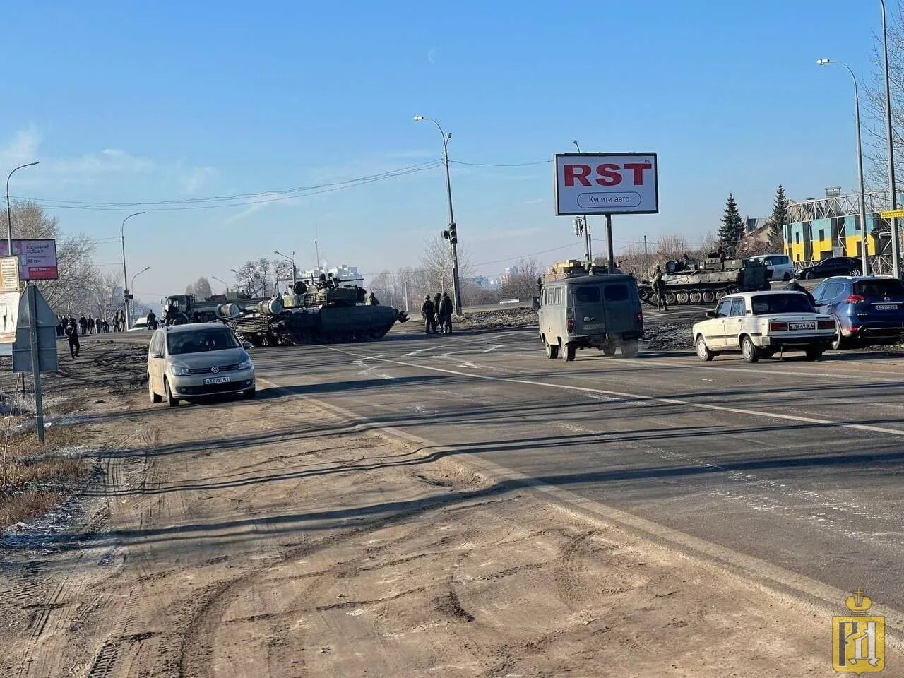 Российские войска в Харькове. Войска Украины на объездной Харькова. Российская Военная техника в Херсоне. Харьковская Объездная. Украина 23.02 2024 г