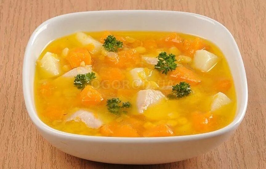 Как приготовить суп из тыквы с курицей. Куриный суп с тыквой. суп с тыквой и картофелем. суп с тыквой и курицей. суп с тыквой и картофелем и курицей.