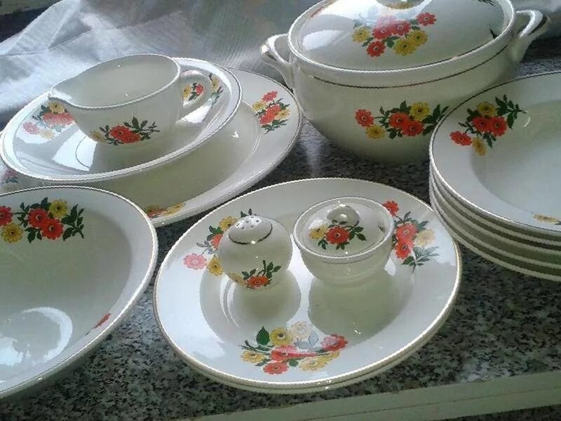 Посуда времен ссср. Антикварная посуда советских времен. Посуда дулевский фарфор. Посуда ссср. Столовый сервиз зик.