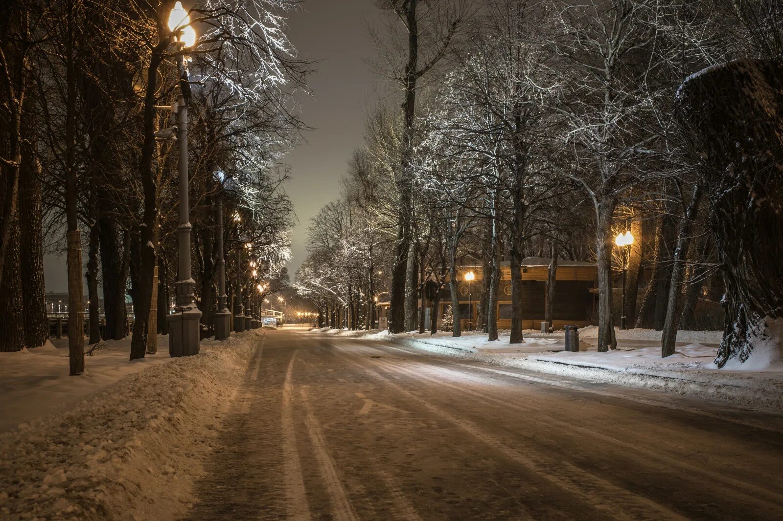 6 вечера зимой. Ночная зимняя улица. Зимняя улица ночью. Зимняя улица вечером. Зимняя ночь в городе.