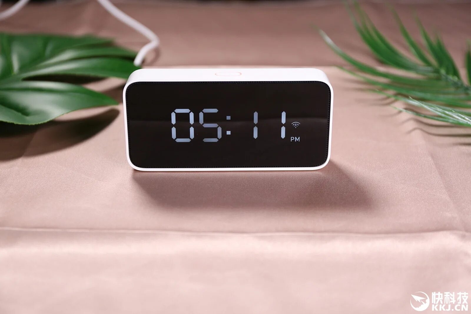 Часы будильник xiaomi. Xiaomi Xiao ai Smart Alarm Clock. Xiaomi Smart (ai) Alarm Clock. Будильник Xiaomi Xiao ai Smart Alarm Clock. Xiaomi ai Smart Alarm Clock часы.