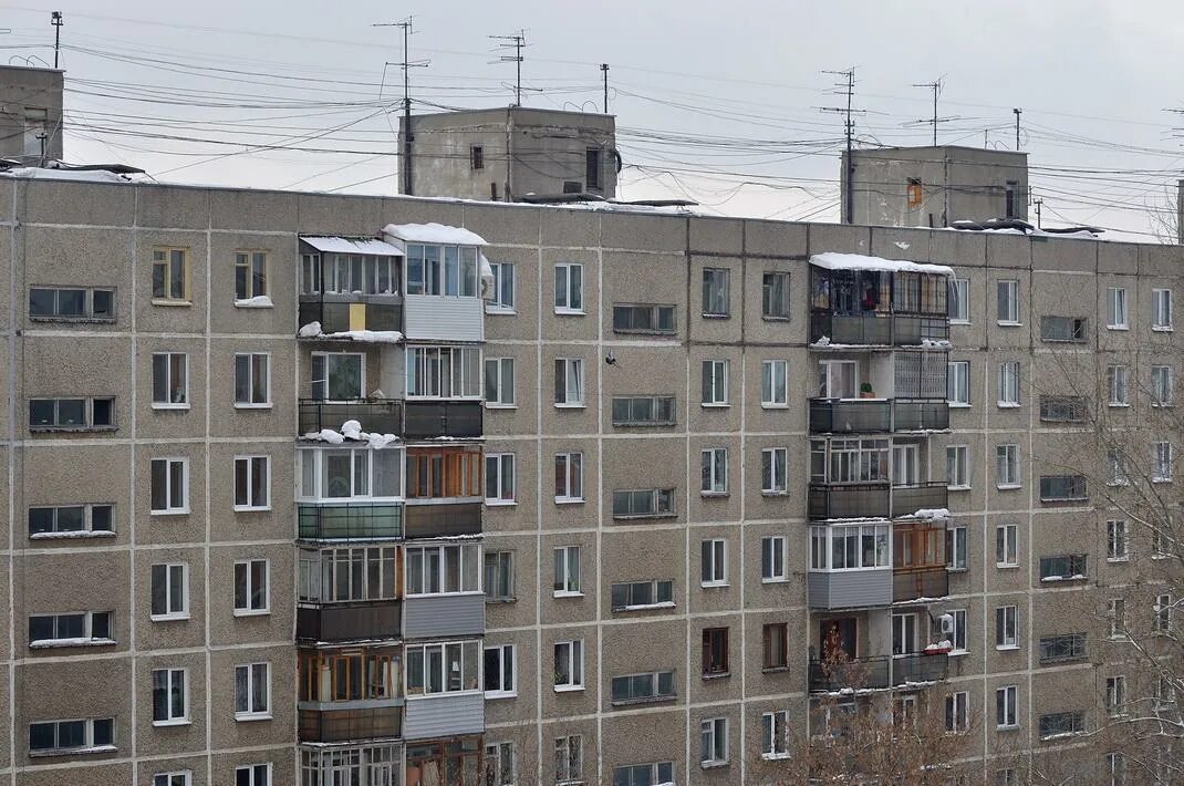 Панельный тип. Серая панельная пятиэтажка Коломна. Панельные 9-этажки в России. Панельный дом. Старые панельные дома.