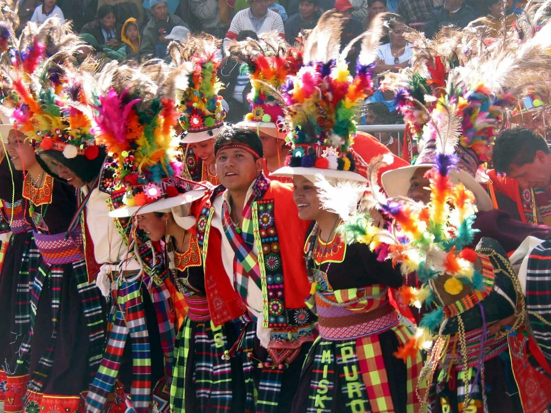 латинская америка. латинская америка колумбия. население бразилии. латинские народы. жители латинской америки.