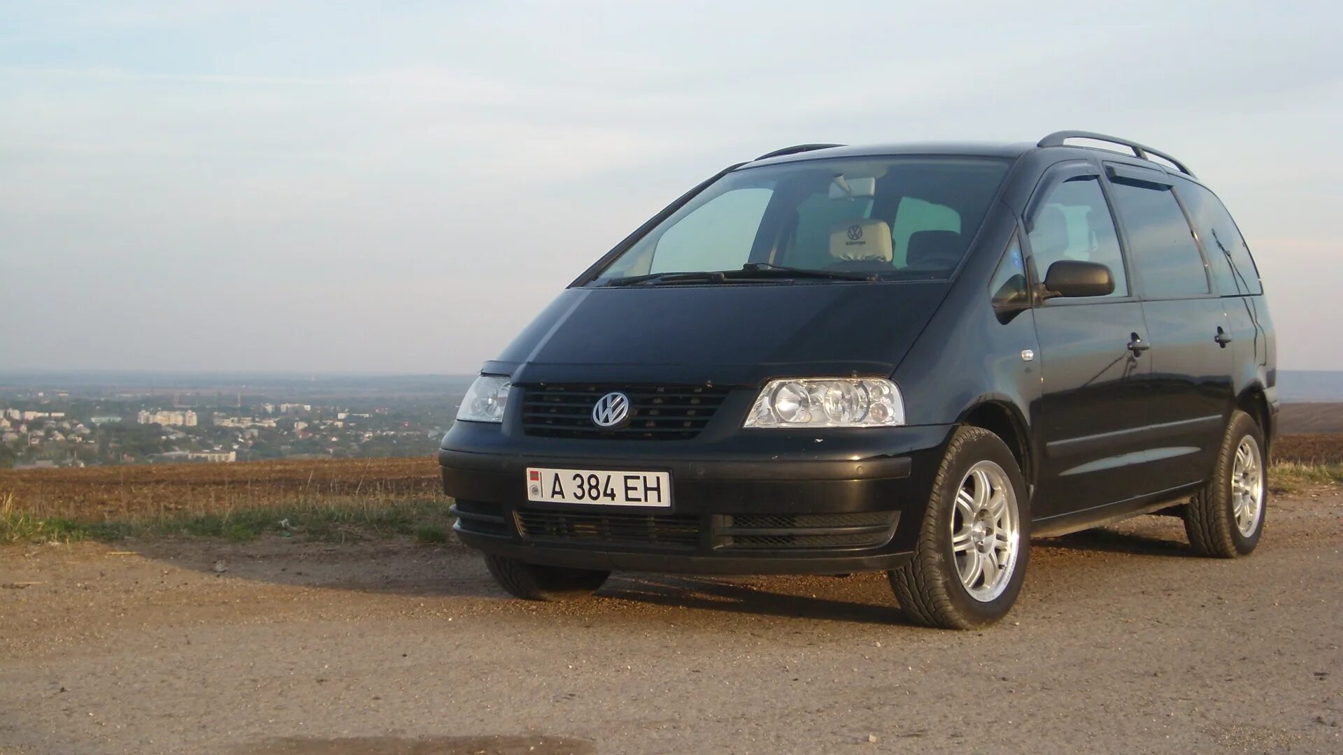 1.9 тди купить в беларуси. VW Sharan 1.9 TDI 1999. VW Sharan 1.9 TDI 1997 Tuning. Фольксваген Шаран 2005 1.9 тди. VW Sharan 1.9 TDI 1998 С черными дисками.