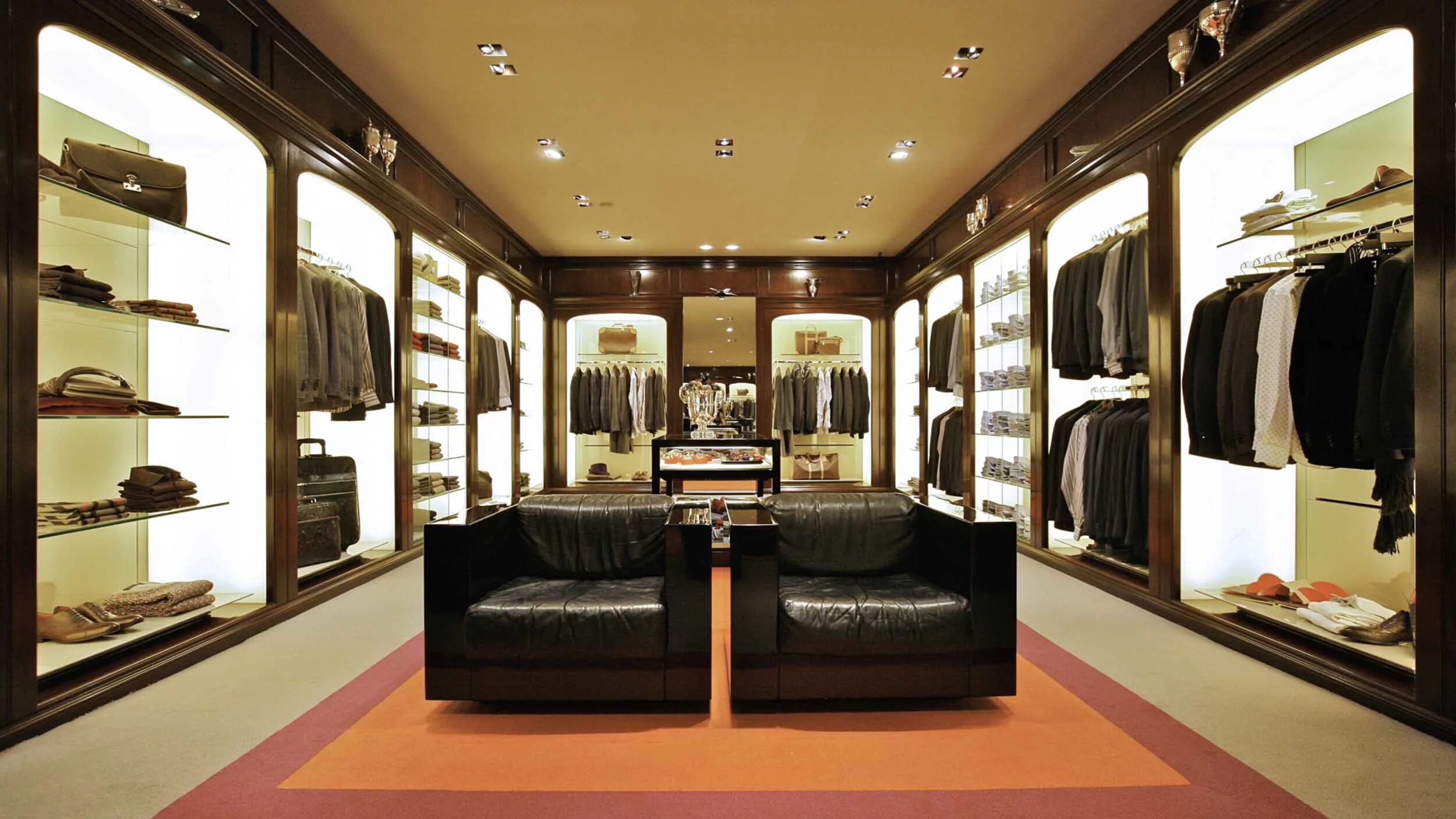 Проект бутика. Магазин брендовой одежды. Luxe одежда. Luxe одежда. Бутики диор милана.