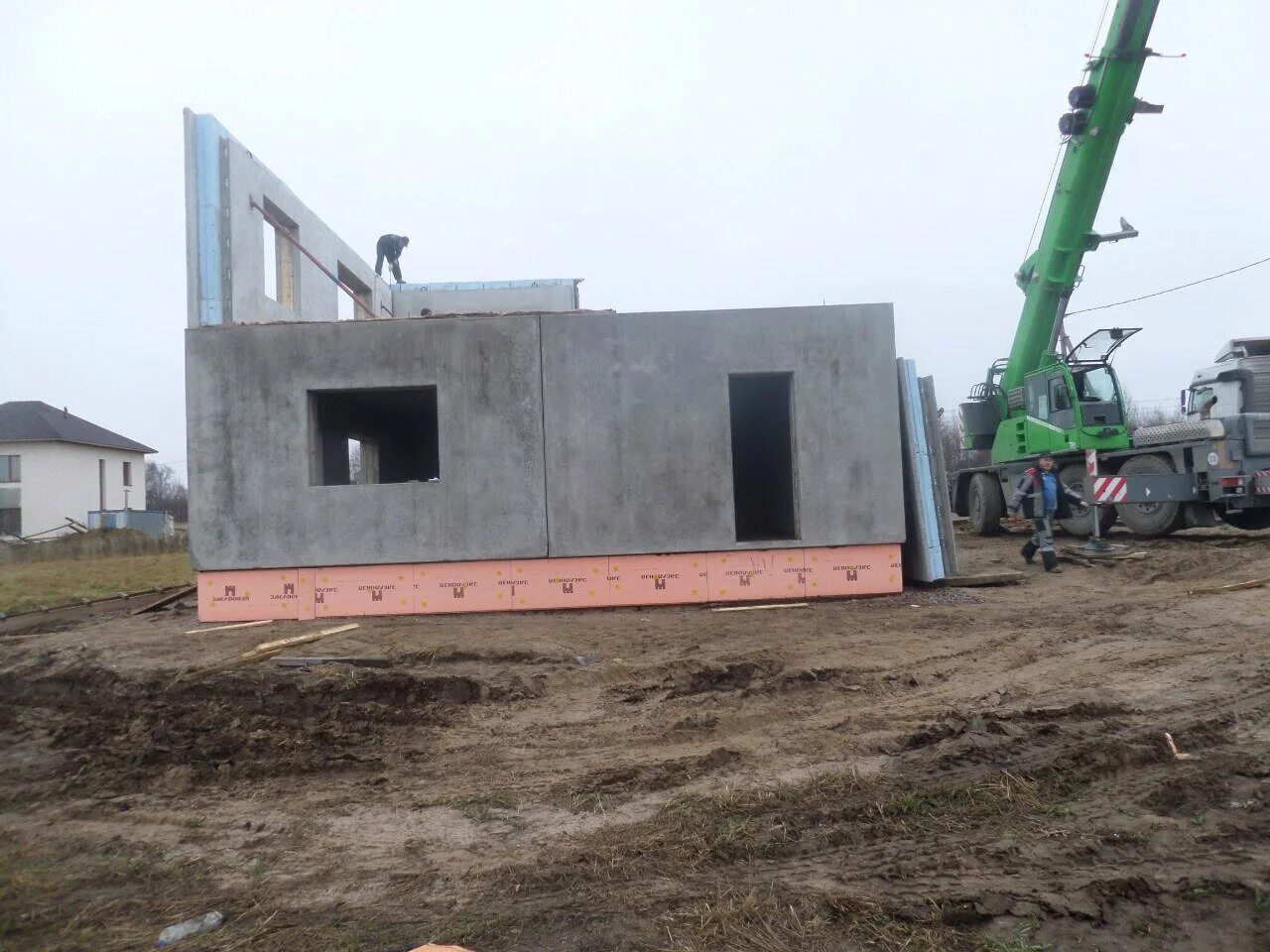 Коттедж из жби панелей. Дом из жб панелей. Частный дом из железобетонных панелей. Дом из жб панелей. Частный дом из жби панелей.