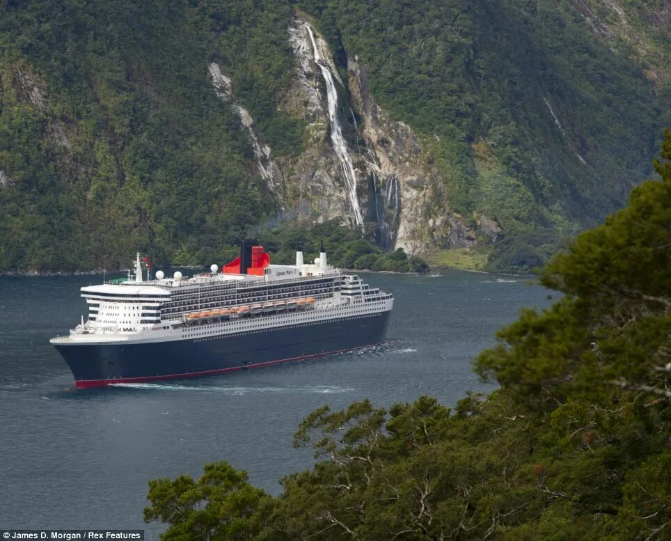 Судно Милфорд. Passenger ship New Zealand.