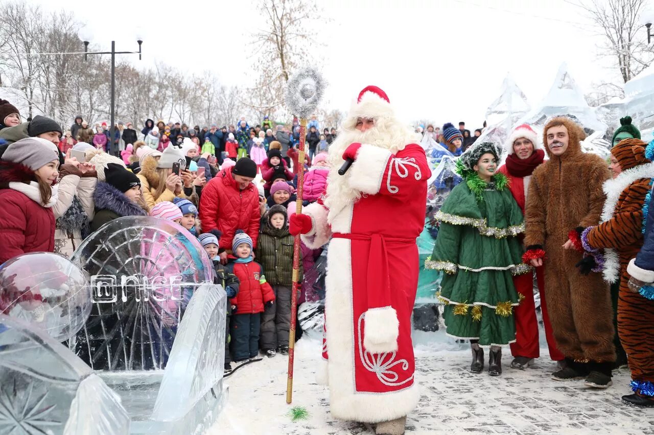 Новый год праздник ярмарки в швеции. Название зимней игровой программы. С предновогодним четвергом. Программа новогоднего праздника. Программа новогодних мероприятий могилев.