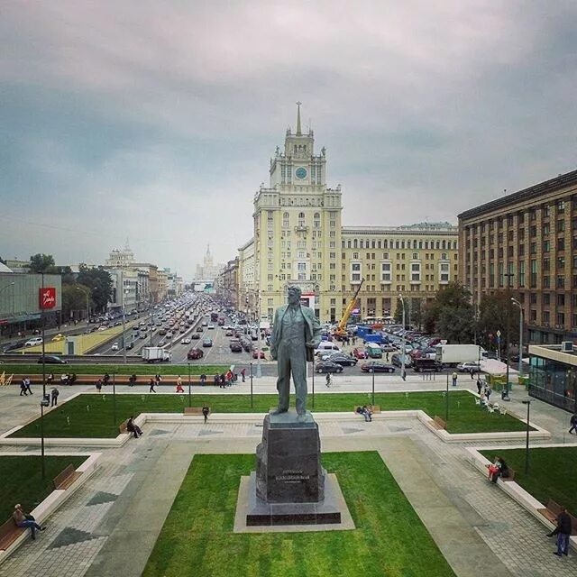 площадь маяковского сейчас. триумфальная площадь (площадь маяковского). метро маяковская триумфальная площадь. на маяковской площади в москве. на маяковской площади в москве.
