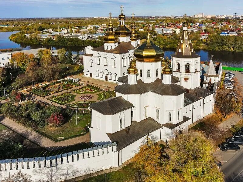 Туры выходного дня из тюмени. Свято-Троицкий монастырь Тюмень. Монастырь Святой Троицы Тюмень. Троицкий мужской монастырь Тюмень. Свято-Троицкий монастырь Тюмень вид сверху.