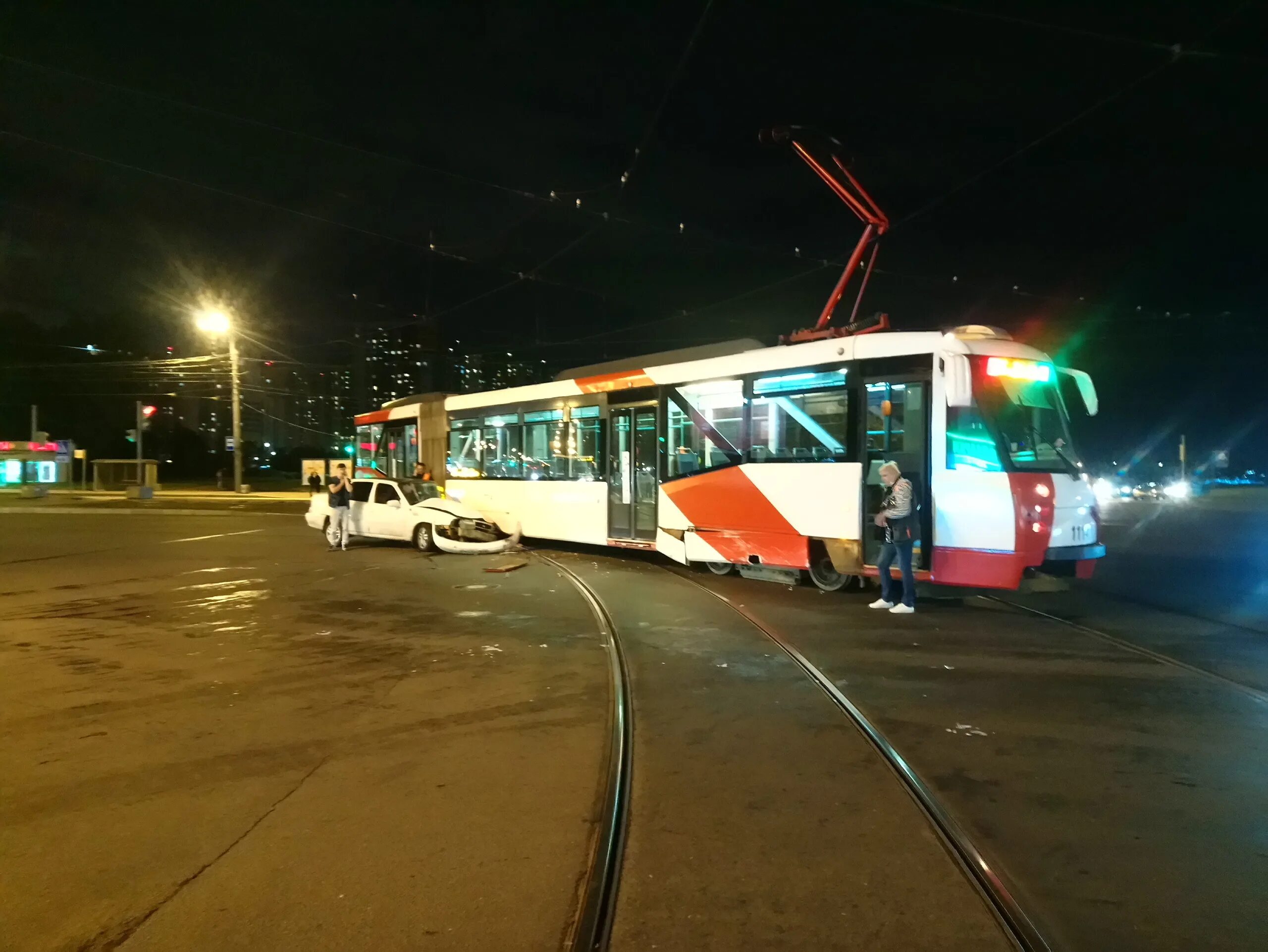 В купчино сошли. Дтп и чп санкт-петербург трамвай. дтп трамвай спб купчинская димитрова. трамвай бухарестская купчино. трамвайное кольцо бухарестская спб.
