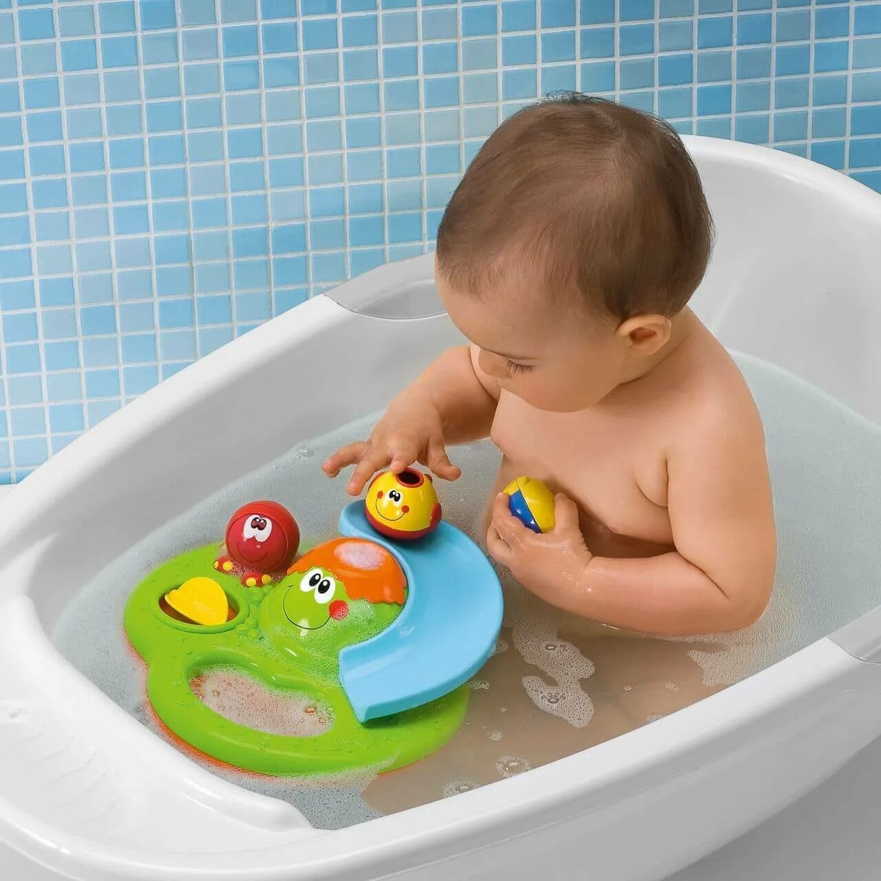 Игрушки Чикко для ванны. Игрушки в ванную для детей. Игрушка для купания в ванной. Игрушки для купания грудничка. Игра ребенок в ванне