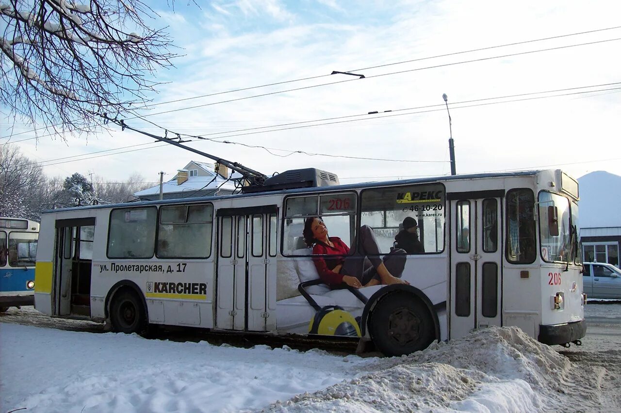 Троллейбус 6 йошкар. Депо Йошкар Ола троллейбусов. Йошкар-Олинский троллейбус. Троллейбус Йошкар-Ола зима. Реклама на троллейбусах Йошкар-Ола.